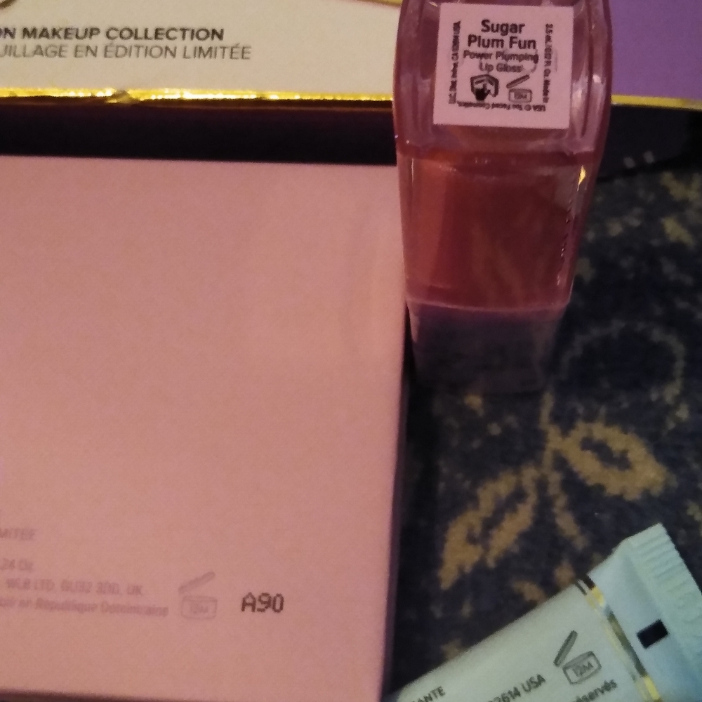 Too Faced Sugar Plum Fun Set 2020 - Picture 8 of 12